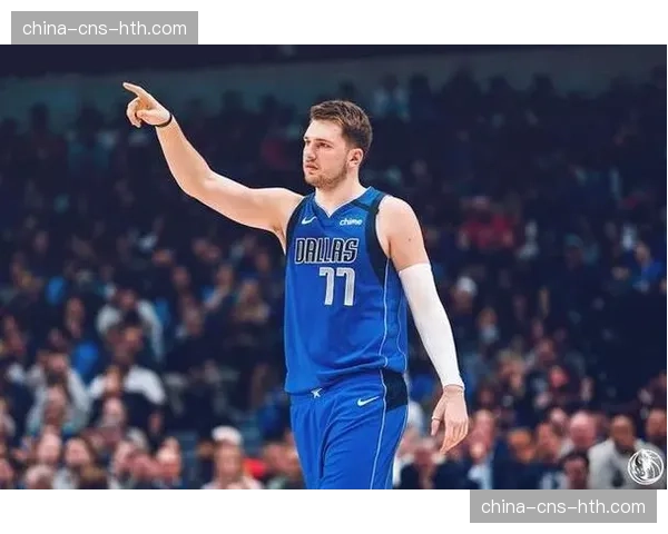 战术述评：独行侠战胜掘金，东契奇与欧文在侧翼的二人转难以防范。